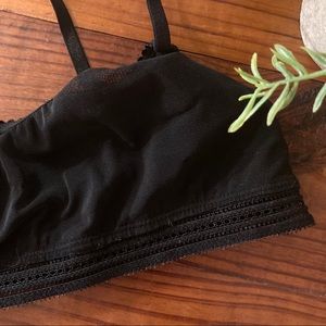 ⭐️ black bralette w lace trim